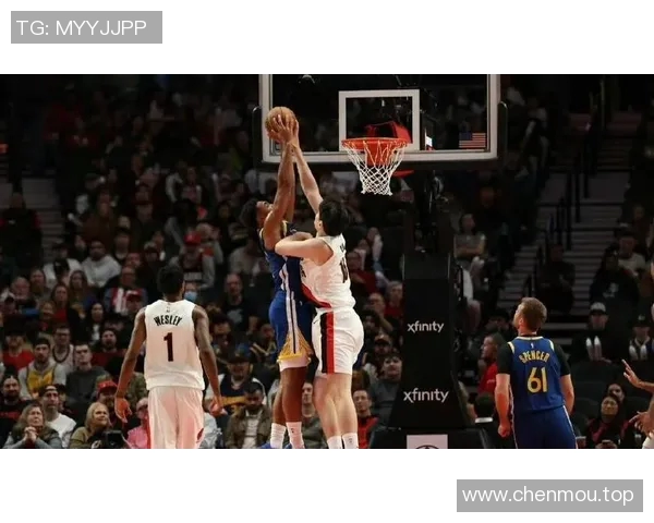 镜头捕捉:NBA赛场小动作引发热议 镜头捕捉:NBA赛场小动作引发热议