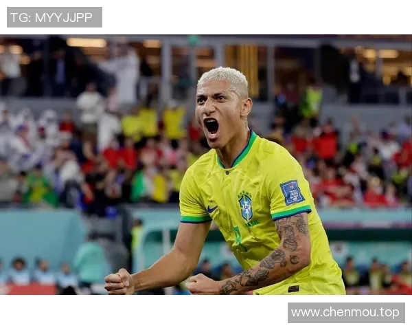 世界杯预选赛荣获月度最佳球员，实至名归